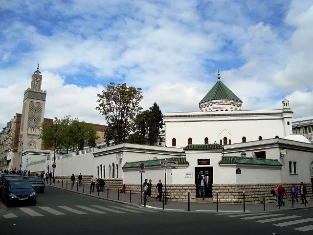 The Grande Mosquée de Paris looms over the city, welcoming adherents since 1926.