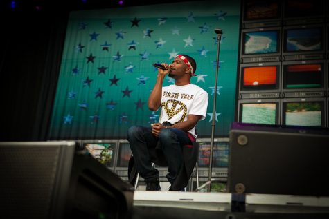 Frank Ocean performing live