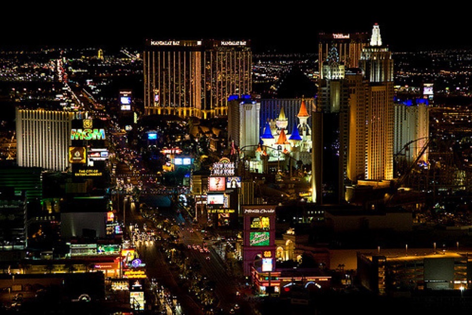 Photo by James Marvin Phelps, published on June 29, 2006, Some rights reserved, licence link: https://creativecommons.org/licenses/by-nc/2.0/, original link to work: http://bit.ly/2y6OERw It was from the Mandalay Bay Inn and Casino that Stephen Paddock shot down country-music fans.
