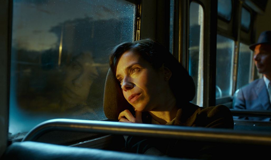 Despite the marvelous acting and aesthetic of the film, Del Toro is not capable of crafting a relatable romance. This post contains spoilers regarding the plot of the film.