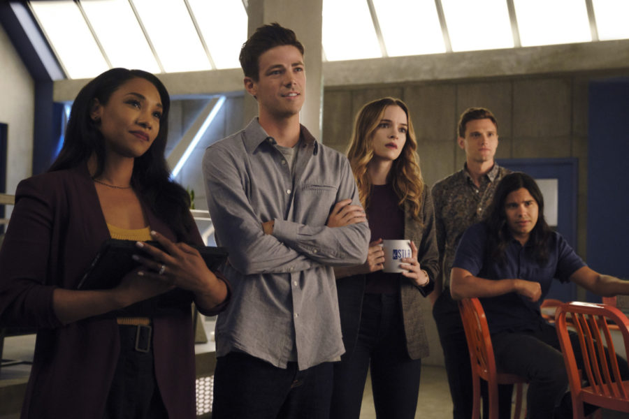 The Flash -- Into The Void -- Image Number: FLA601b_0066r.jpg -- Pictured (L-R): Candice Patton as Iris West - Allen,  Grant Gustin as Barry Allen, Danielle Panabaker as Caitlin Snow, Hartley Sawyer as Dibney and Carlos Valdes as Cisco Ramon -- Photo: Jeff Weddell/The CW -- © 2019 The CW Network, LLC. All rights reserved