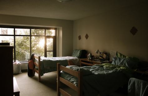 Imagine of college dorm room, courtesy of Flickr
