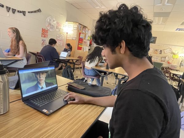 Lambert student watches the hit movie Oppenheimer in class (Ian Lee/The Lambert Post), August 29, 2023