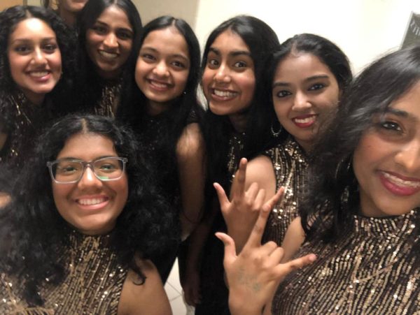 Dayamayee (top row, 3rd from the left) and her Agni Teammates at last year’s DECA talent show (Image provided by Dayamayee Ramu Dayalan).
