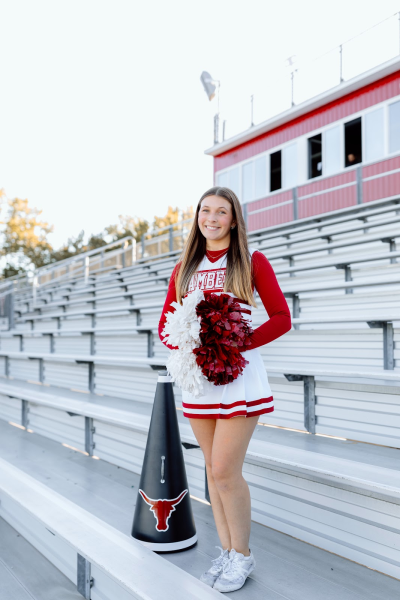 Addison Steele taking team pictures in uniform on Oct. 16, 2024. (Photo: Chelsea Marie Photography)
