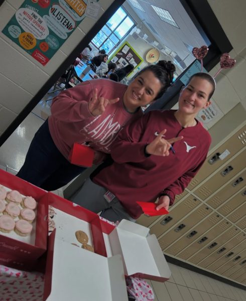 Kelsey Hill and Amber Steele on Valentine’s Day, February 14, 2025. (Photo @lamberthslonghorns)