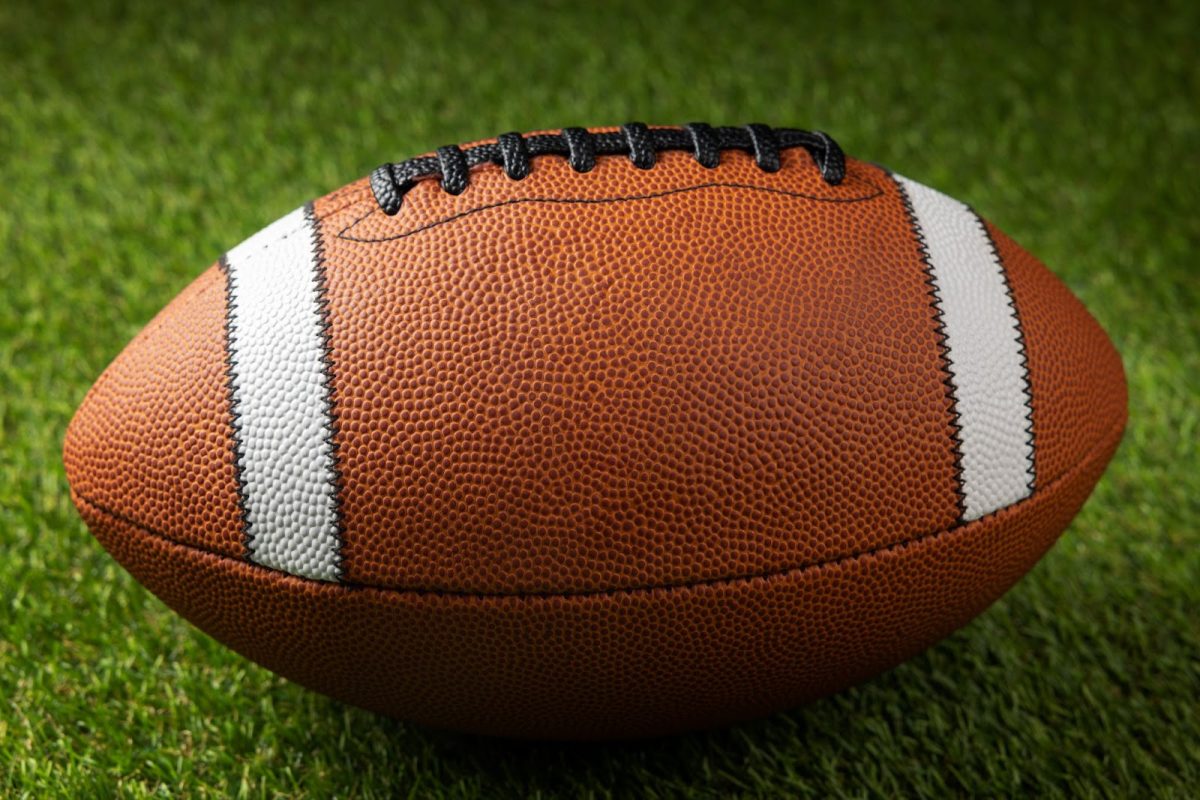 A zoomed-in view of a football (Freepik/Lambert Post).

